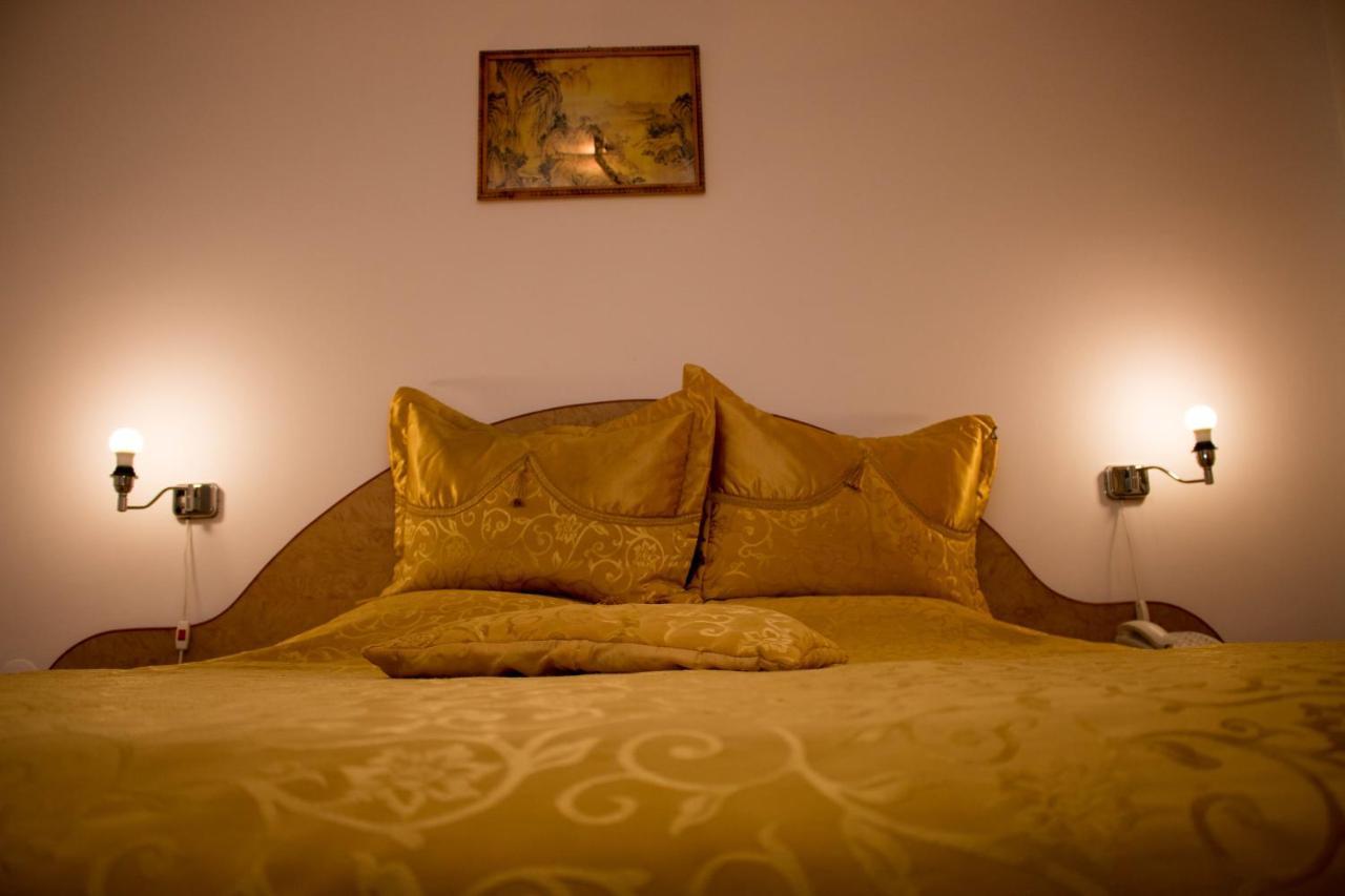 N&S Hotel Barlad Bîrlad Zewnętrze zdjęcie